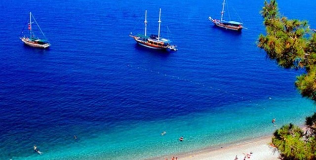 http://www.turkyacht.com/destinations/greece-charter-destinations/greek-islands/discover-greek-islands-and-turkey.html