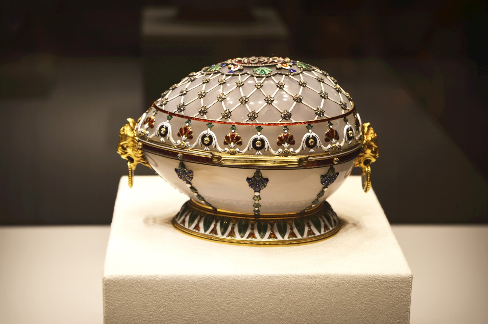 яйцо фаберже (2021). фаберже в эрмитаже. ювелирные изделия фирмы фаберже. яйца фаберже 1901г. первое яйцо фаберже для императора.