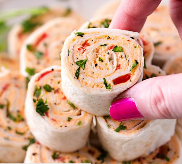 CHICKEN TACO MEXICAN PINWHEELS - Food Lover