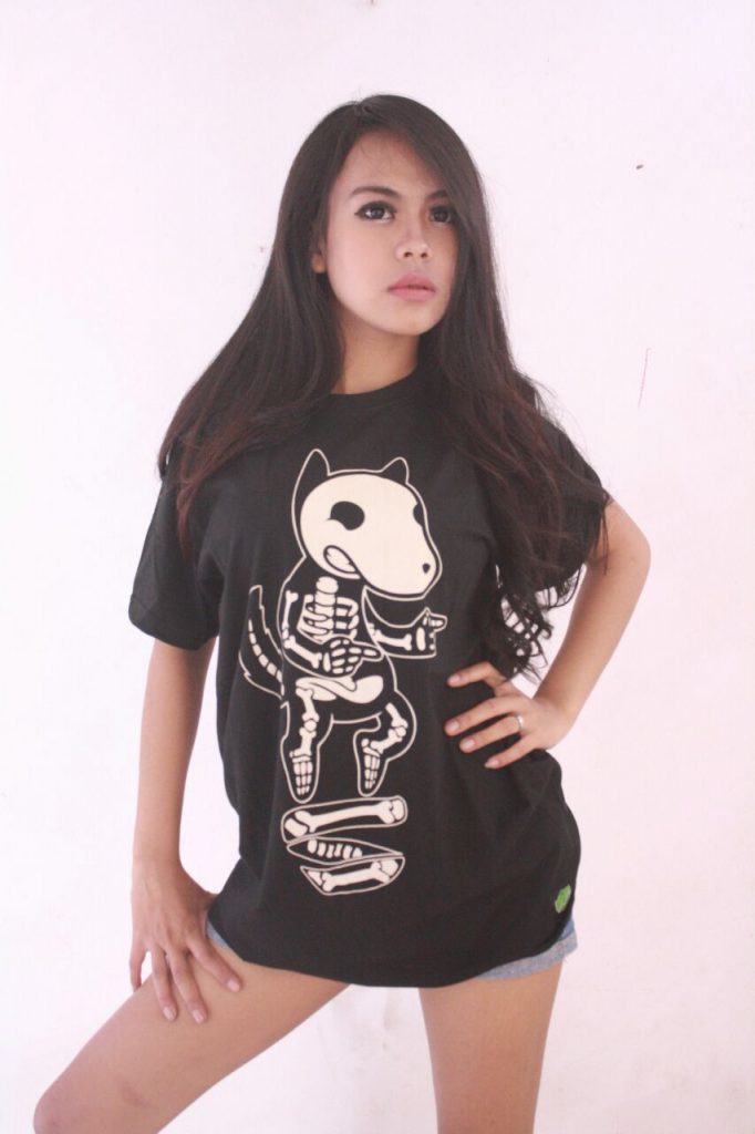 Foto Model Cewek Kaos Distro Bandung - Kumpulan Foto Model Distro