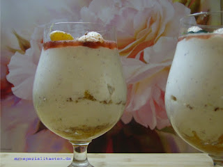 S4200001 2 Frau Rosenfräulein Mit Rosen Delikat Essen https://rosenprodukte.com Quarkspeise