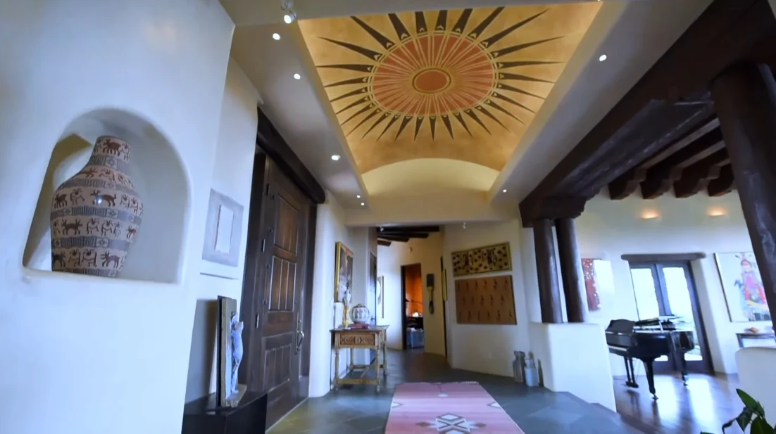 Tour 2 Indian Pony, Santa Fe Luxury Home vs. 29 Interior Design Photos