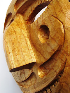 máscara peliqueiro tallado en madera de castaño