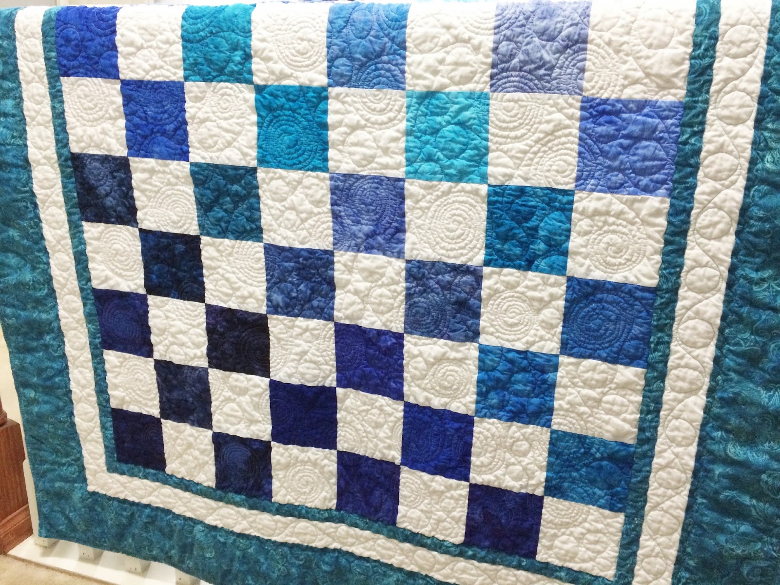 Fluffy Puppy Quilt Works Blue and White Ombre Quilt