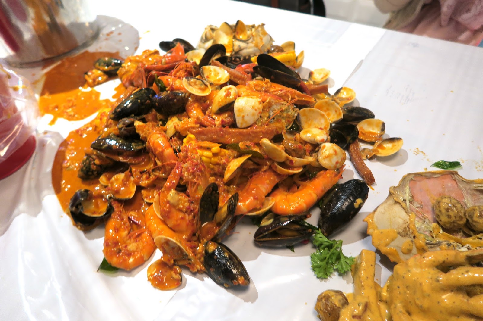 Cajun on Wheels Delicious Seafood in Buckets Kaiting Hearts