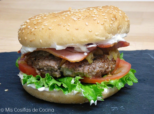 Hamburguesas De Ternera Con Rulo De Queso De Oveja