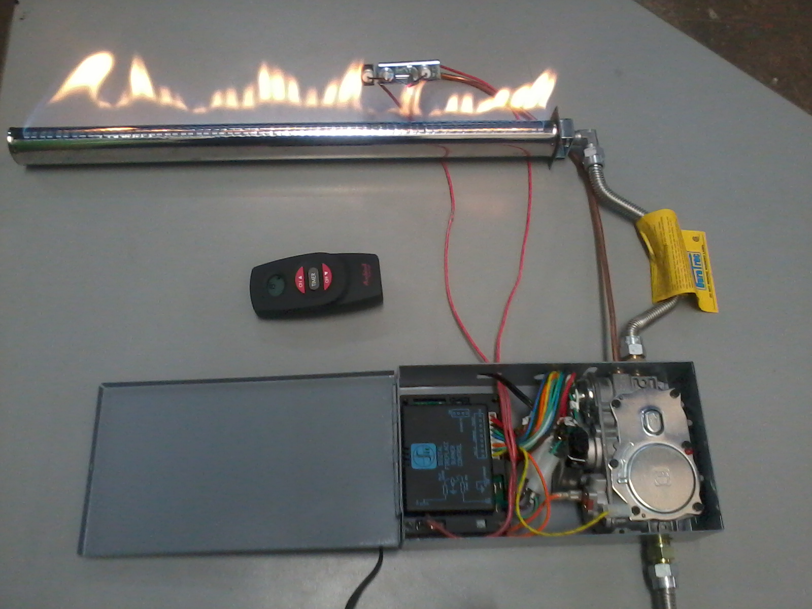 INDUSTRIAS UNIDAS: CHIMENEAS A GAS, ETANOL Y TRADICIONAL, ENCHAPES Y