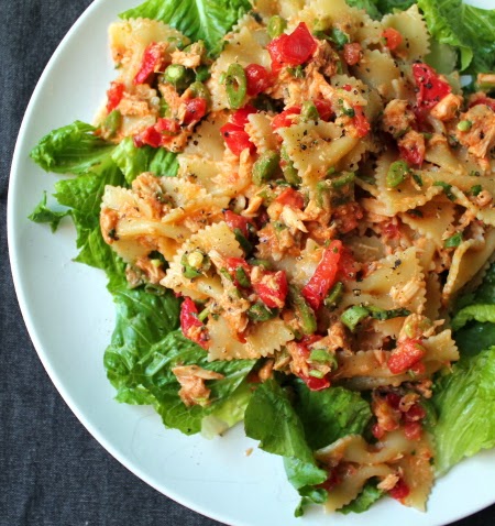 Spicy tuna pasta salad with green beans, tomato, and romaine