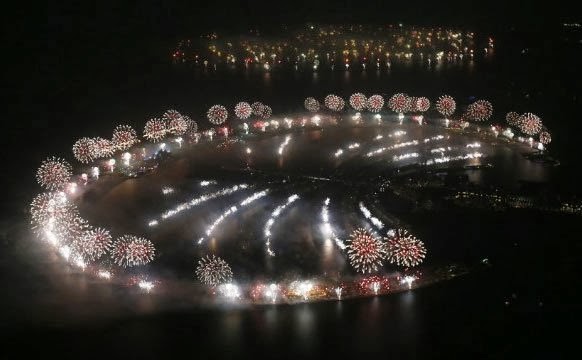 Ρεκόρ πυροτεχνημάτων στο Ντουμπάι – Καταγράφηκαν στο Βιβλίο των ρεκόρ Γκίνες! (βίντεο)