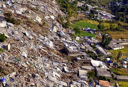 Ο καταστροφικός σεισμός του 2005 στο Πακιστάν