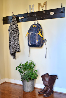 Down to Earth Style: Mismatch Wall Hooks for the Foyer