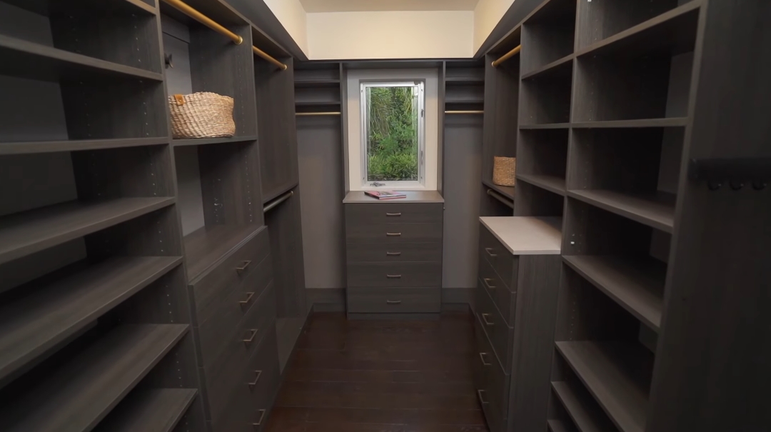 41 Interior Design Photos vs. 720 Indiana Ave, Venice, CA Luxury Home Tour