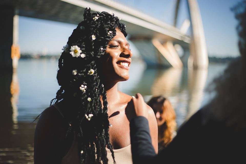 Liniker e Os Caramelows lançam clipe encantador com participação de Marcelo Jeneci; assista Liniker e Os Caramelows lançam clipe encantador com participação de Marcelo Jeneci; assista