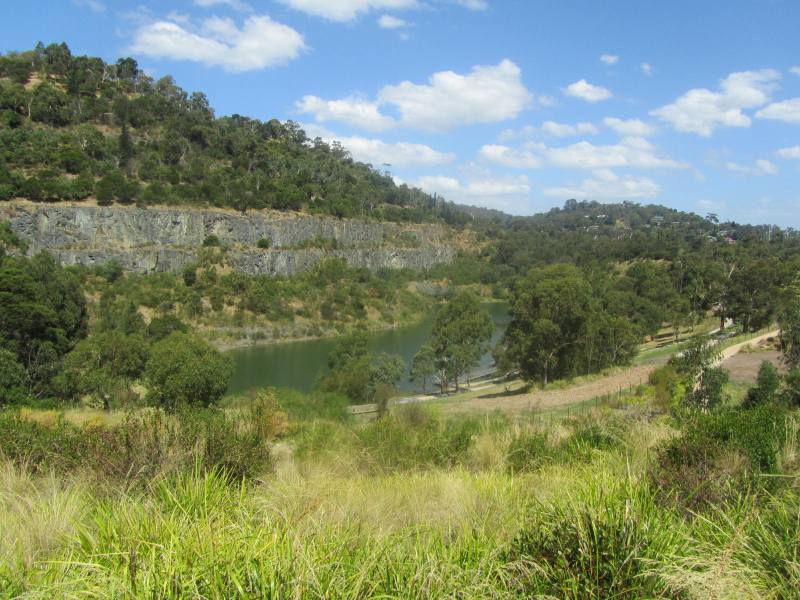 TRACKS, TRAILS AND COASTS NEAR MELBOURNE Quarry Reserve Ferntree Gully