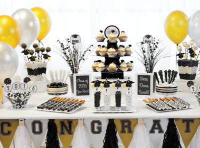 Our Simple Guide to Planning a Stress Free Graduation Party