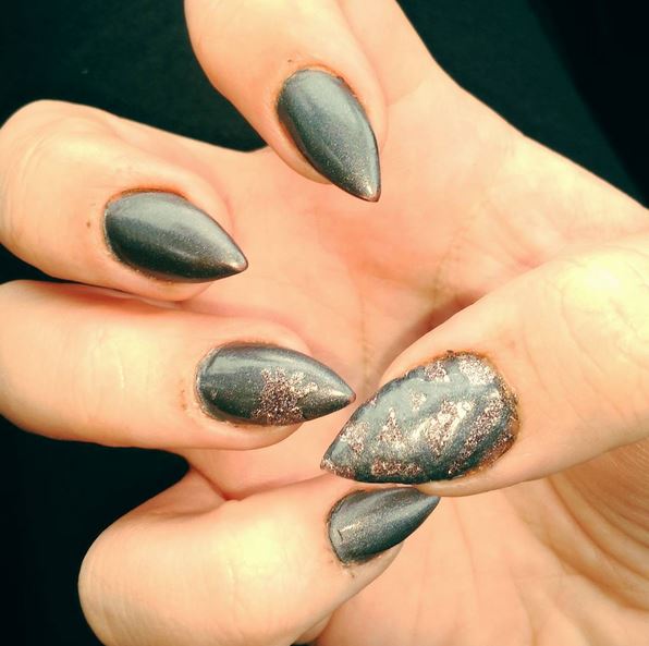 17 Gorgeous Gray Manicures That Are 50 Shades Of Perfect