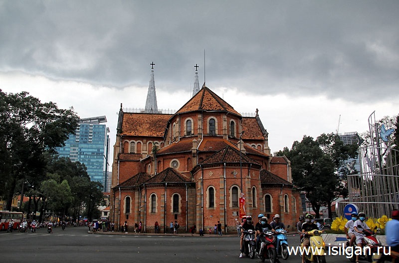 Собор Нотр-Дам де Сайгон (Notre-Dame Cathedral Saigon). Город Хошимин. Вьетнам