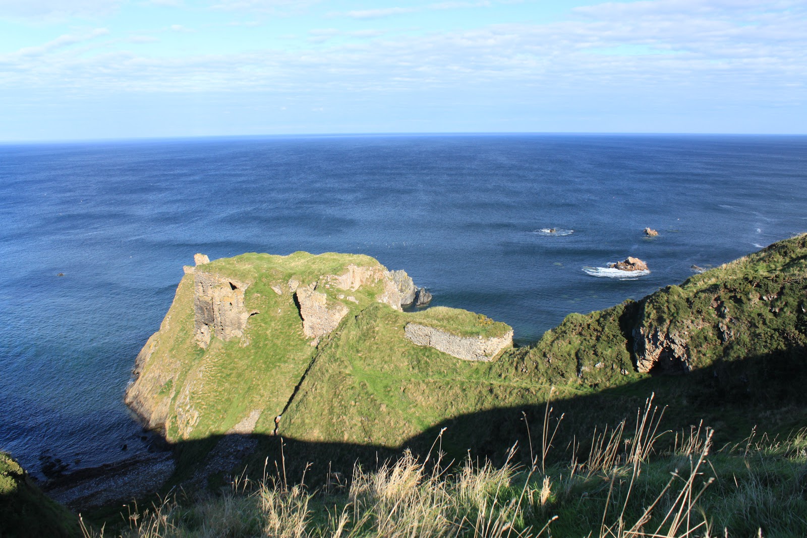 Walking in the North East of Scotland Findlater Castle & Sunnyside Beach
