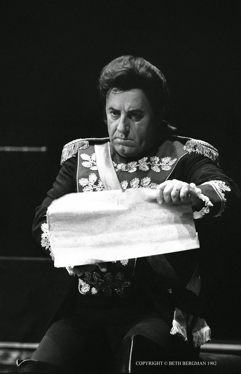 The Opera Lenz Carlo Bergonzi, a Tribute