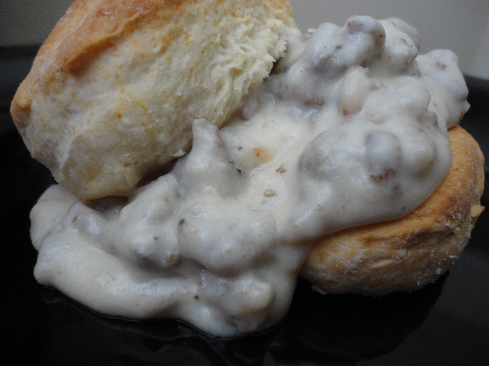 Tntcook Biscuits and Sausage Gravy