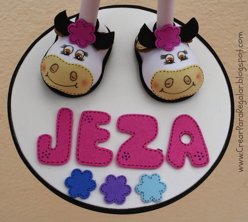 fofucha con zapatos de vaca pintado a mano