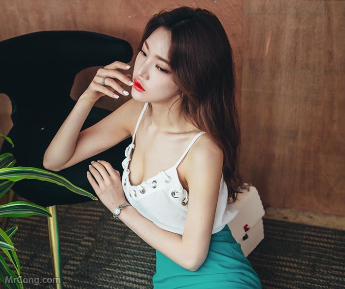 Beautiful Park Jung Yoon in the April 2017 fashion photo album (629 photos) photo 22-17