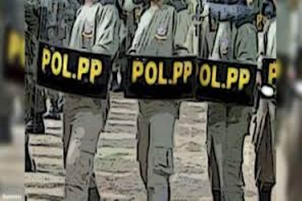 Waduh !!! Satpol PP Keroyok Polisi Penjual Sosis satpol pp jibi