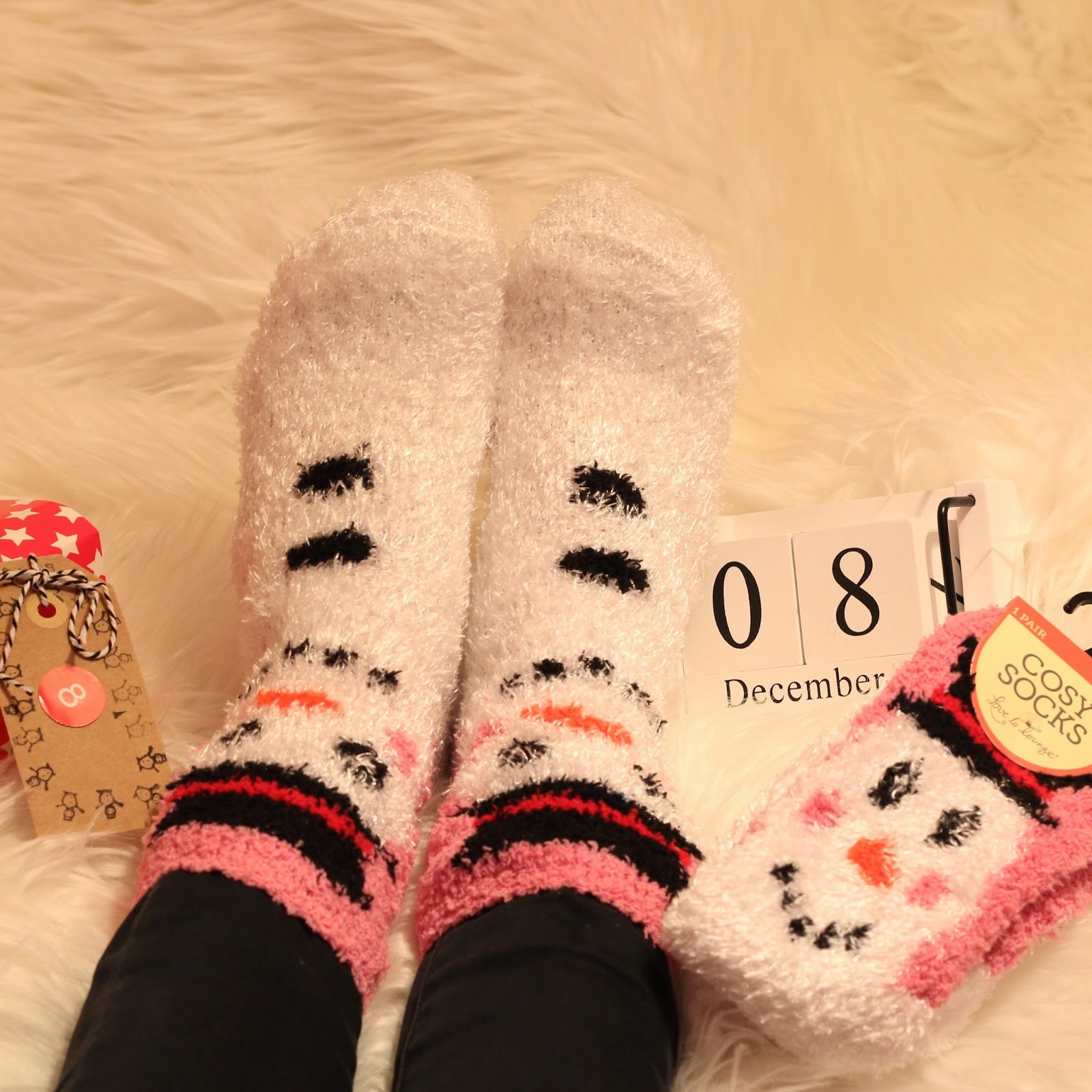 cottoncandyblondies-advent-calendar-day-8-cosy-socks-from-the-primark