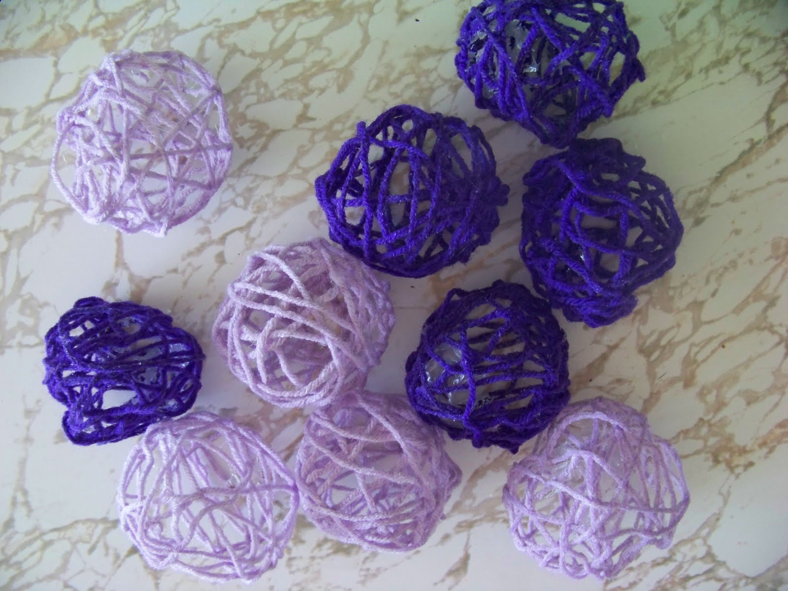 DIY Party Mom Yarn Ball Decoration Lights