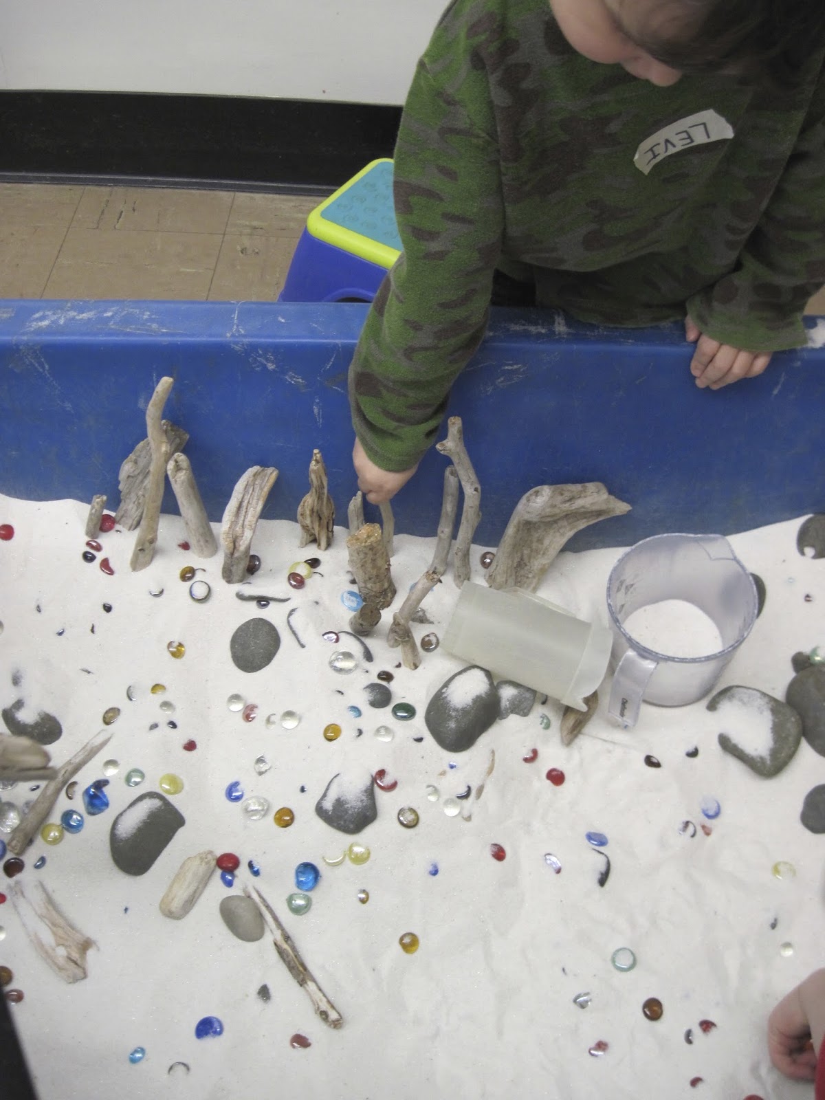 SAND AND WATER TABLES Sticks