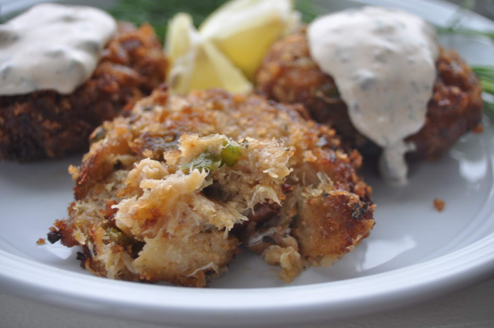 Crab Cakes with Mushrooms and Green Pepper