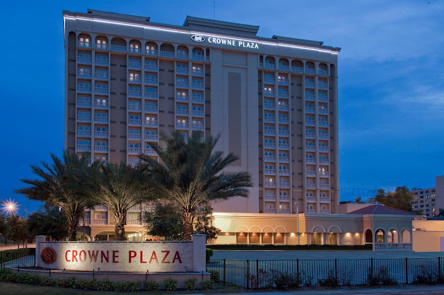 Located in Downtown Orlando, the Crowne Plaza offers a great location for both business travelers and for those attending a concert, show or sporting event.