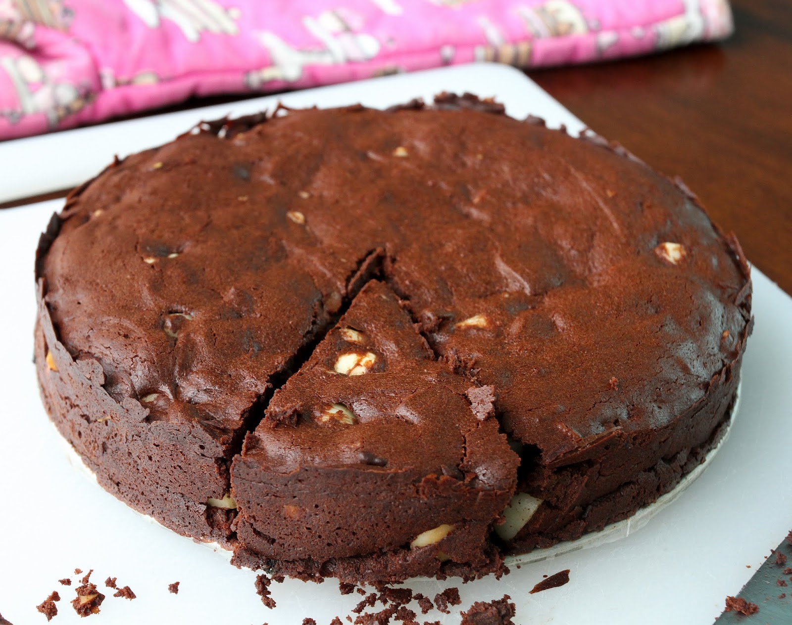 pepsakoy: Rich Chocolate &amp; Macadamia Fudgy Brownie Cake