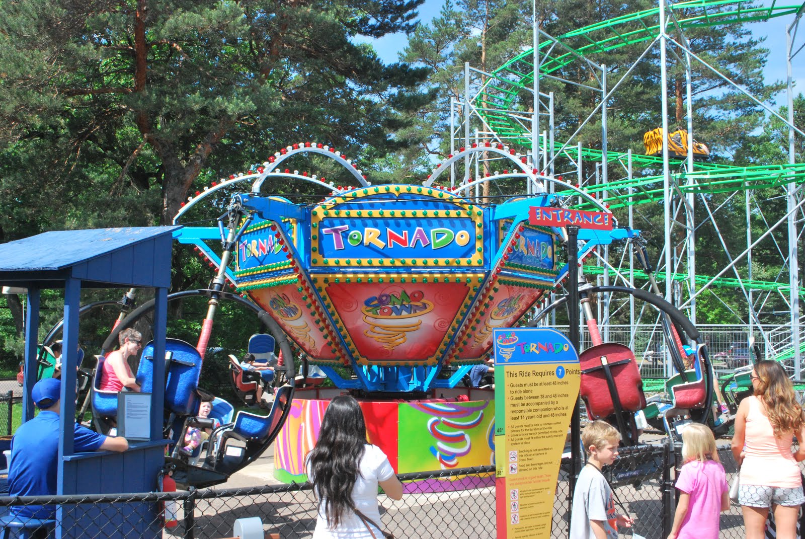 MidwestInfoGuide: Como Town Amusement Park