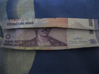 Jika Diperhatikan, Ada Objek Tersembunyi di Tiap Uang Kertas Rupiah. Berikut Penjelasanya! Jika Diperhatikan, Ada Objek Tersembunyi di Tiap Uang Kertas Rupiah. Berikut Penjelasanya!