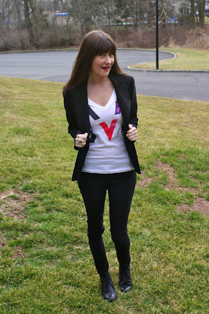 how to wear a tee shirt with a blazer