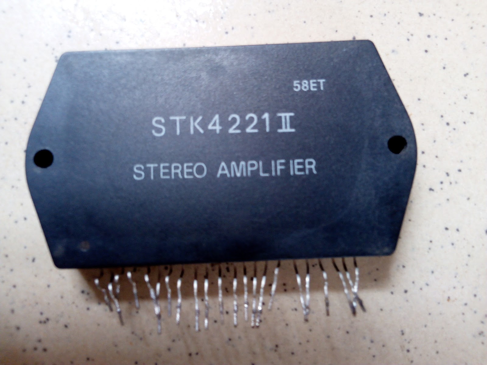 STEVOTECHNOLOGIES Amplifier ICs With Same Functions But Different Numbers.