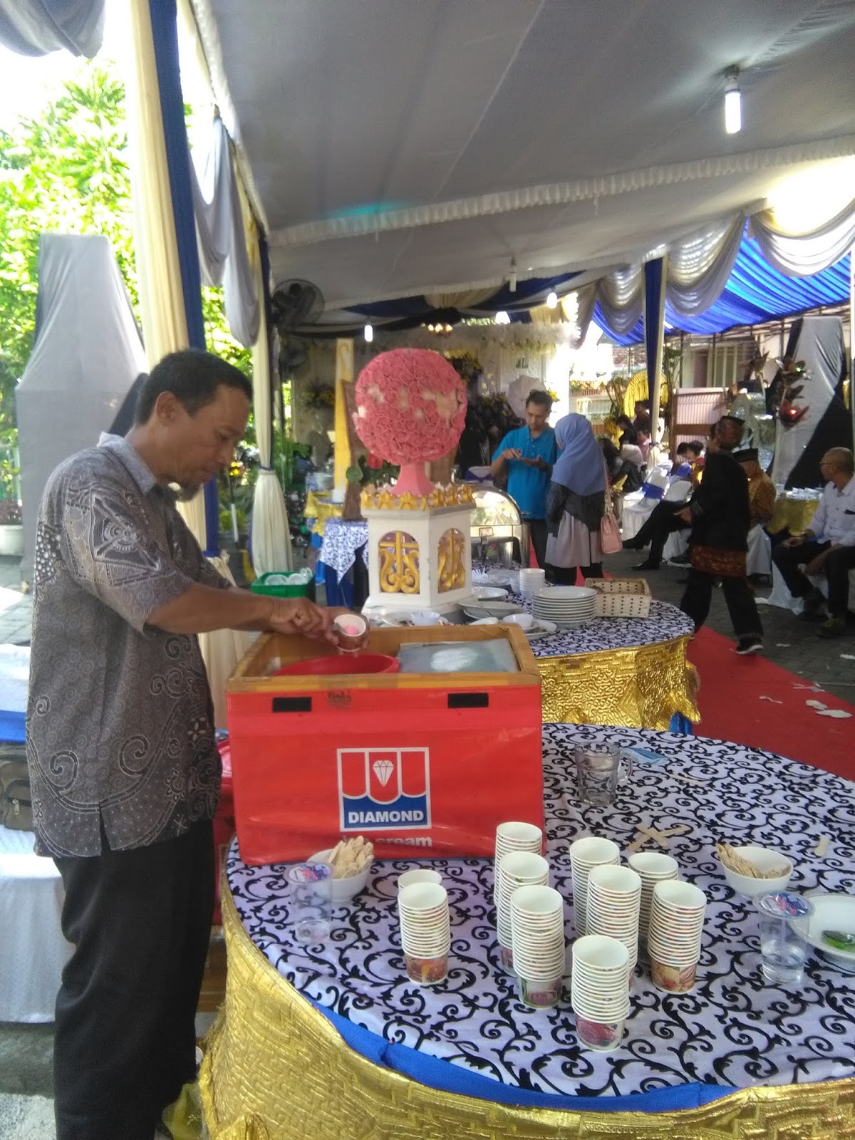 RAJA ES KRIM AGEN INDOESKRIM ES KRIM DIAMOND MURAH TERDEKAT DI KOTA