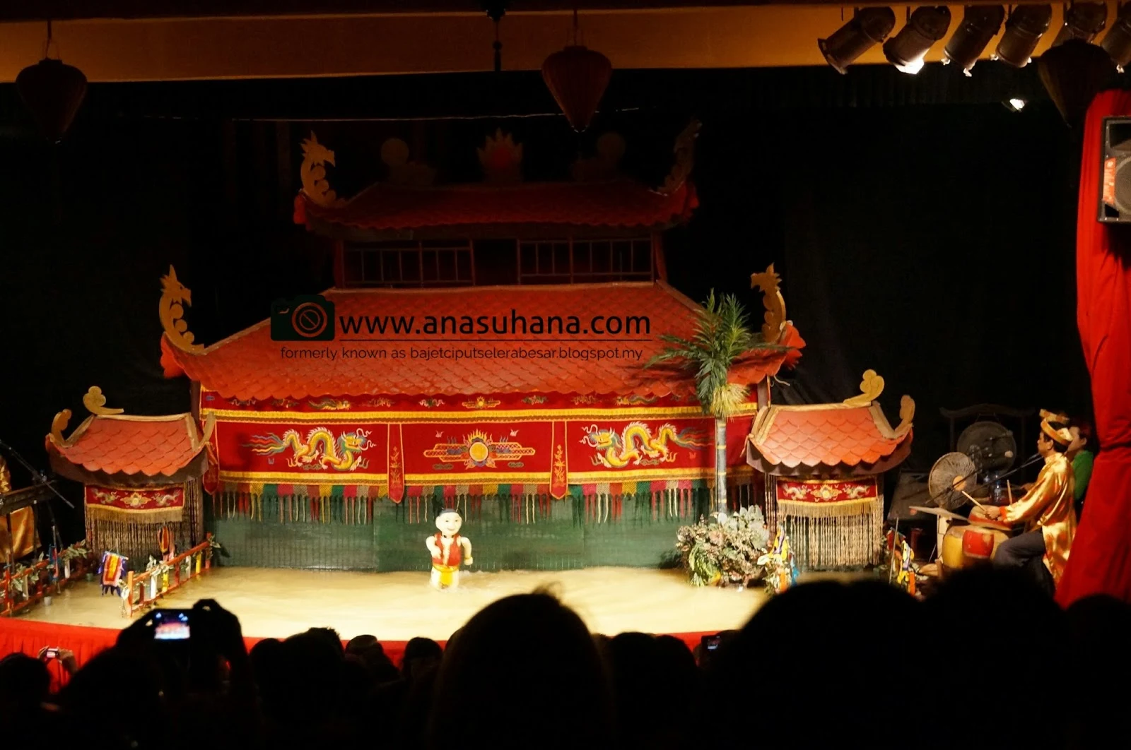 Tempat Menarik di Vietnam : Menyaksikan The Golden Dragon Water Puppet Theatre dan Menaiki Cruise Malam di Sungai Saigon