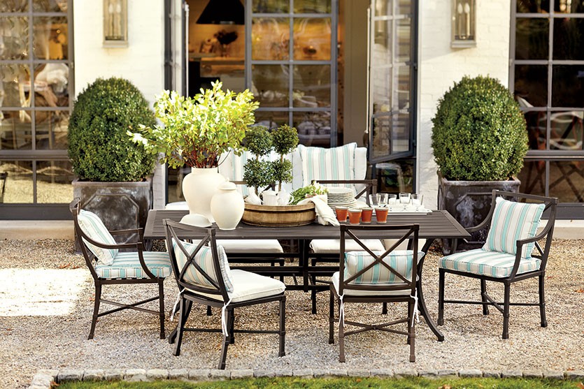 OUTDOOR SEATING STYLE