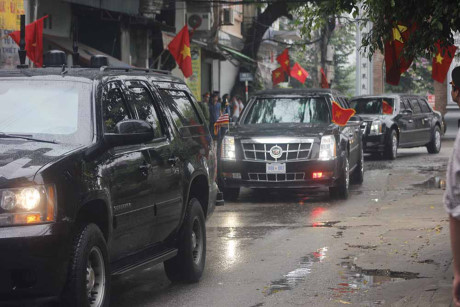 Cu 'bam duoi' xe dac vu My cua CSGT dan doan Obama - Anh 3