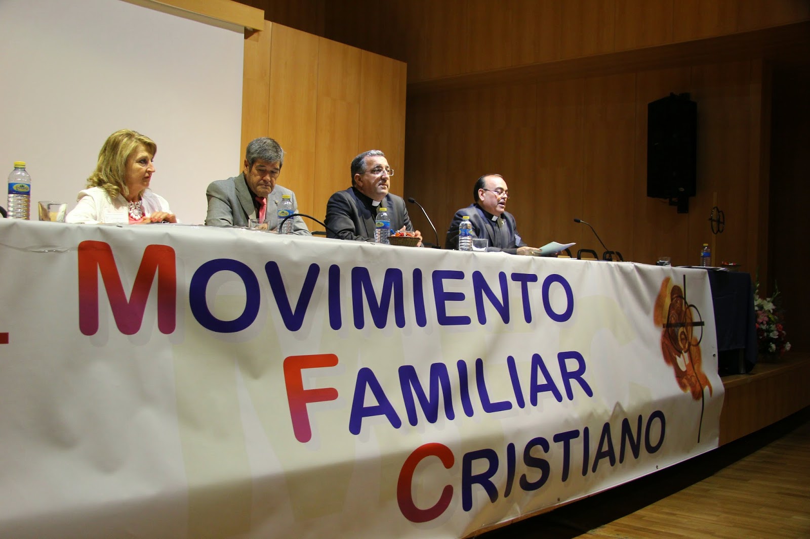 JÓVENES Y FAMILIAS EN MOVIMIENTO... FAMILIAS