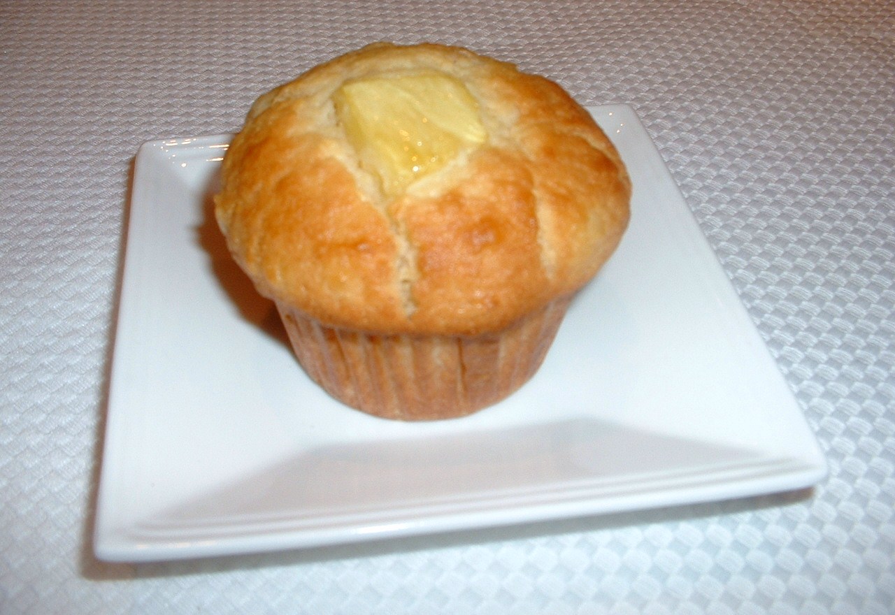 Someone's in the Kitchen Pineapple Cornmeal Muffins