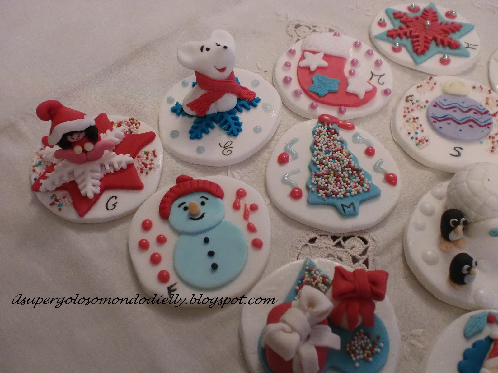 Segnaposto Natalizi Con Pasta Di Zucchero.Il Supergoloso Mondo Di Elly Segnaposto Natalizi In Pasta Di Zucchero