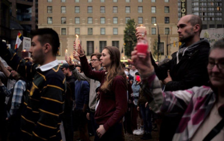 Khap noi nguyen cau cho cac nan nhan trong vu xa sung o Orlando - Anh 5