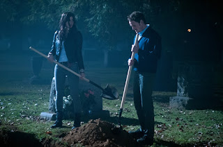 Eski Sevgiliyi Gömmek-Olivia-Max burying the ex-alexandra daddario-anton yelchin