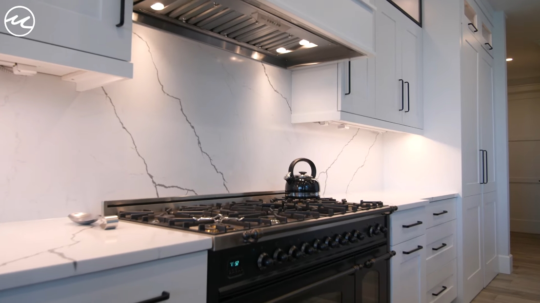 34 Interior Design Photos vs. Sanibel Island, FL Luxury Beachfront Mansion Tour