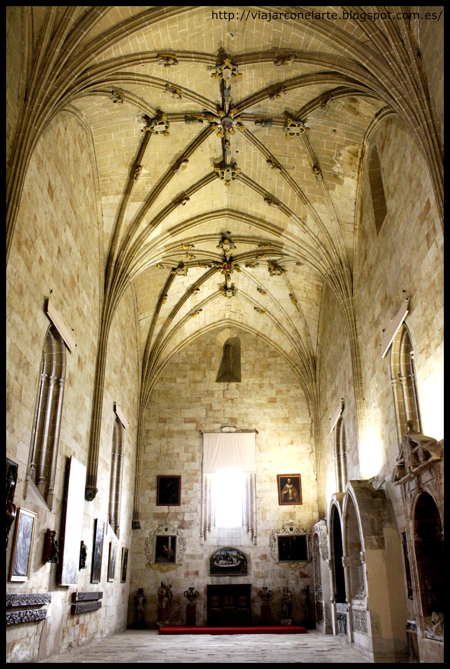 El claustro de la Catedral Vieja de Salamanca