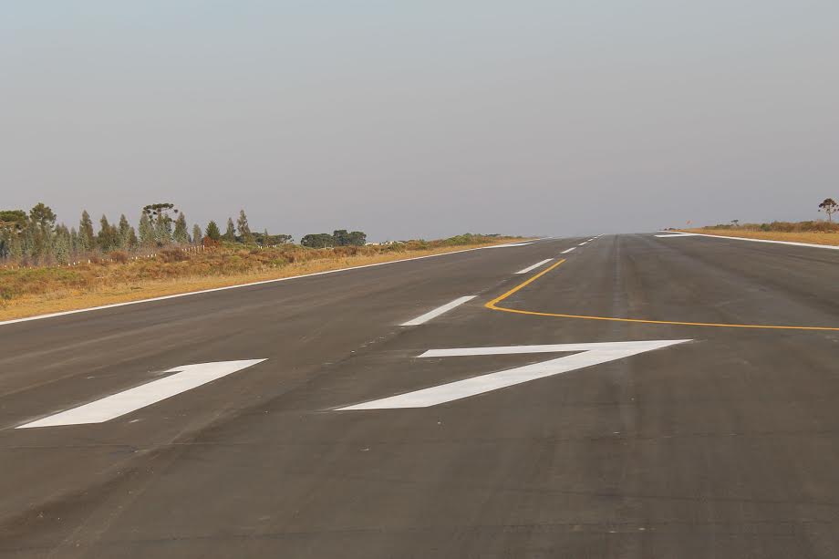 Folha da Cidade Pavimentação da pista de pouso e decolagem, saída e pátio de manobras do Folha da Cidade Pavimentação da pista de pouso e decolagem, saída e pátio de manobras do