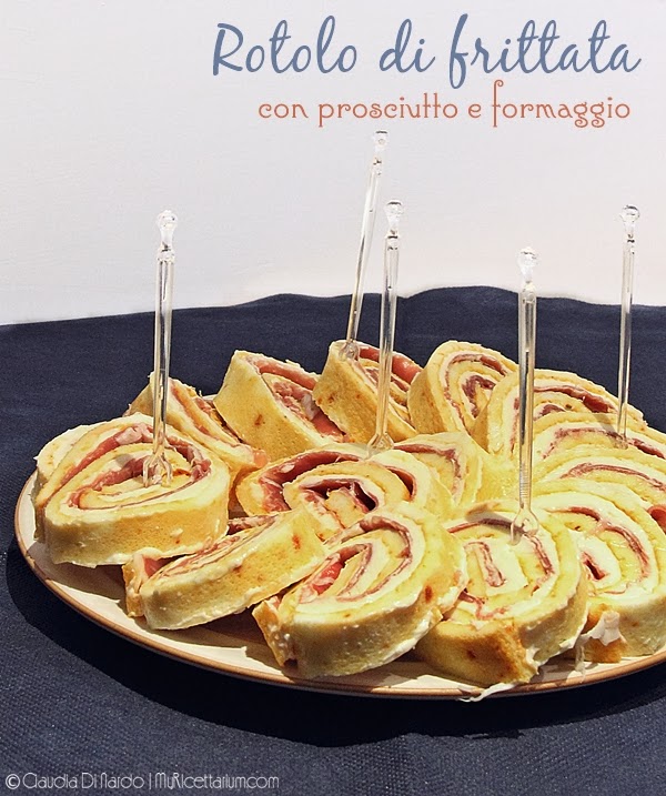 rotolo di frittata di albumi con prosciutto e formaggio